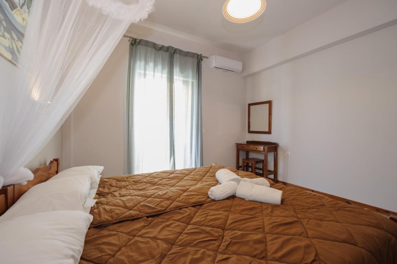 Hotel Elias & Vasili House à Agios Georgios Pagon Extérieur photo