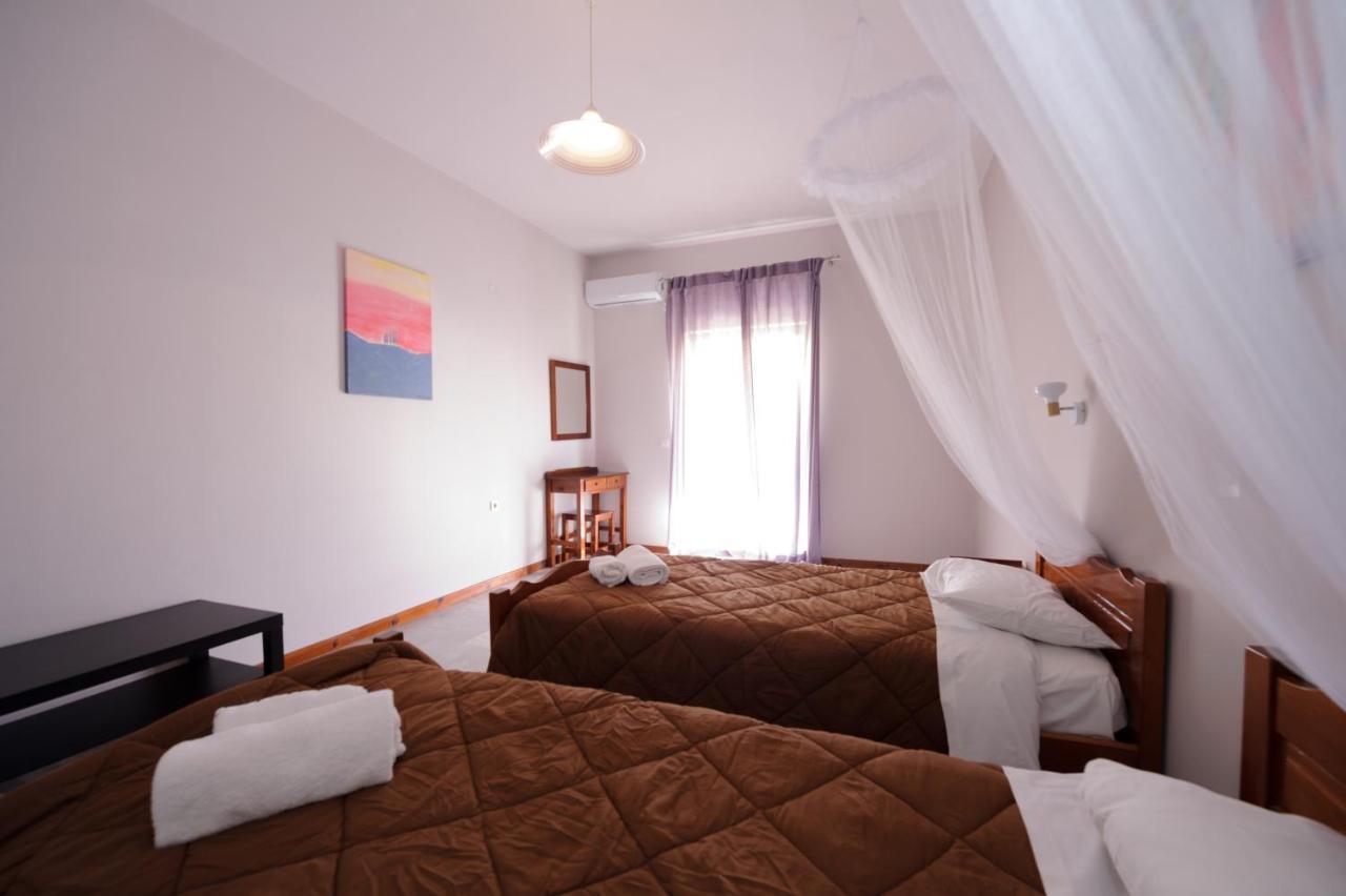 Hotel Elias & Vasili House à Agios Georgios Pagon Extérieur photo