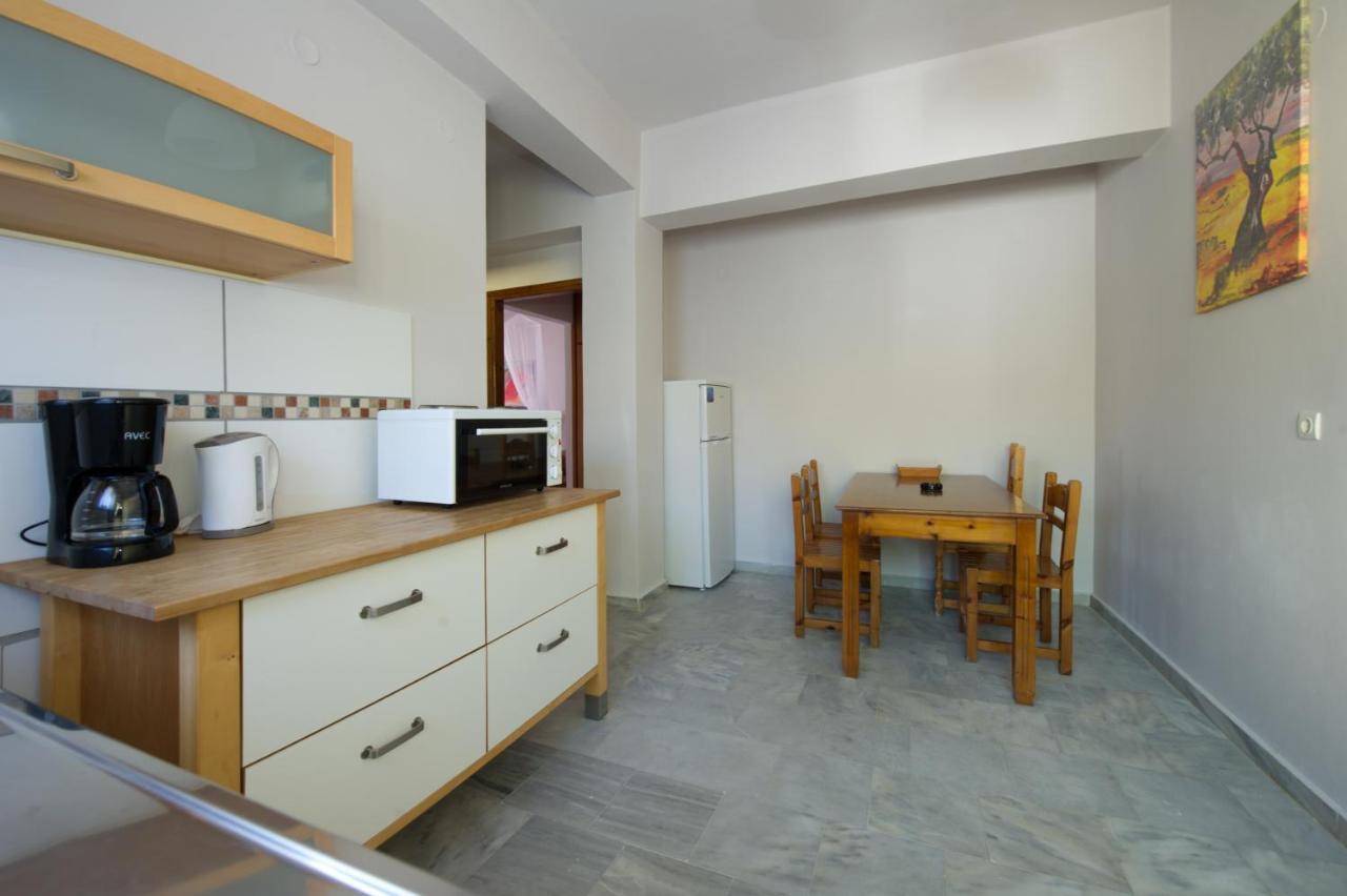 Hotel Elias & Vasili House à Agios Georgios Pagon Extérieur photo
