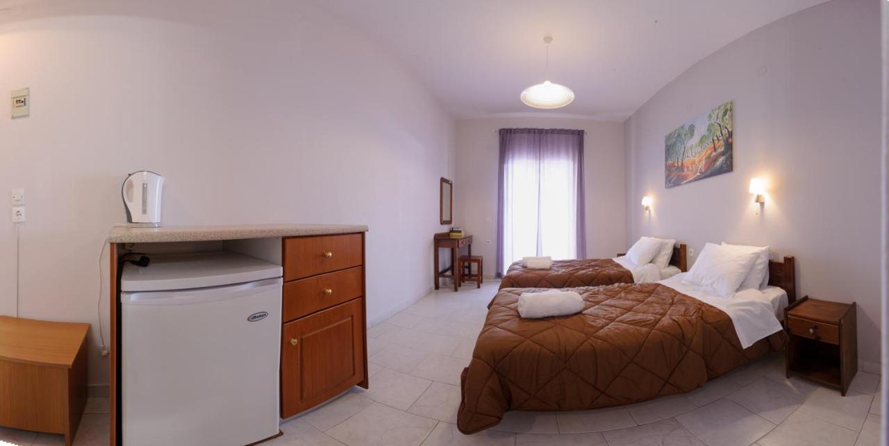 Hotel Elias & Vasili House à Agios Georgios Pagon Extérieur photo