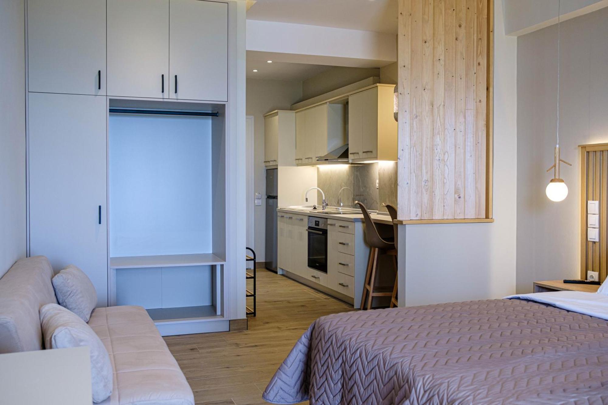 Hotel Elias & Vasili House à Agios Georgios Pagon Extérieur photo